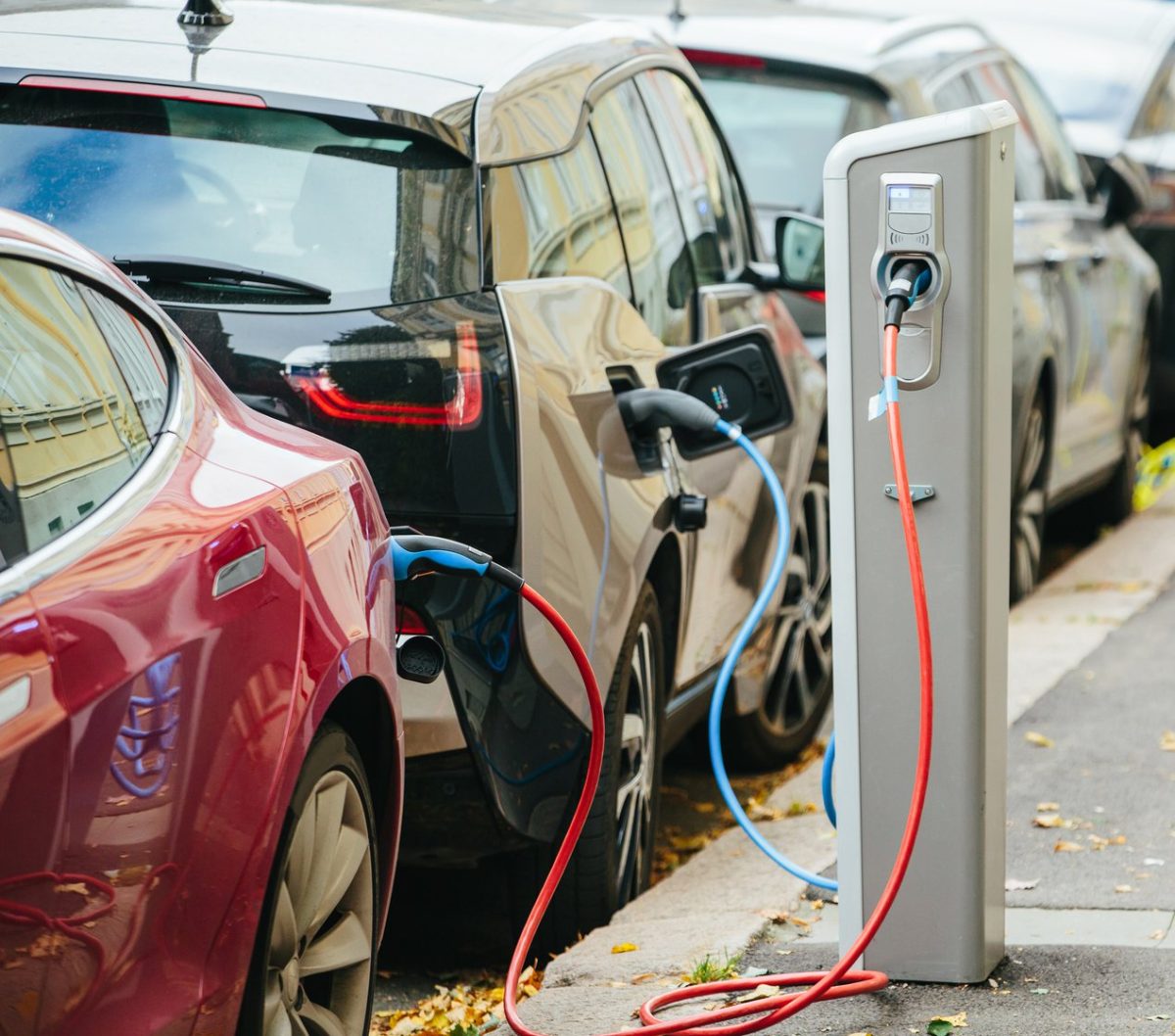 Future of Electric Vehicles and Charging Technology